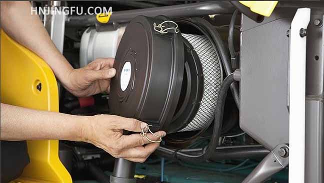 Komatsu PC200-7 hydraulic excavator maintenance air filter